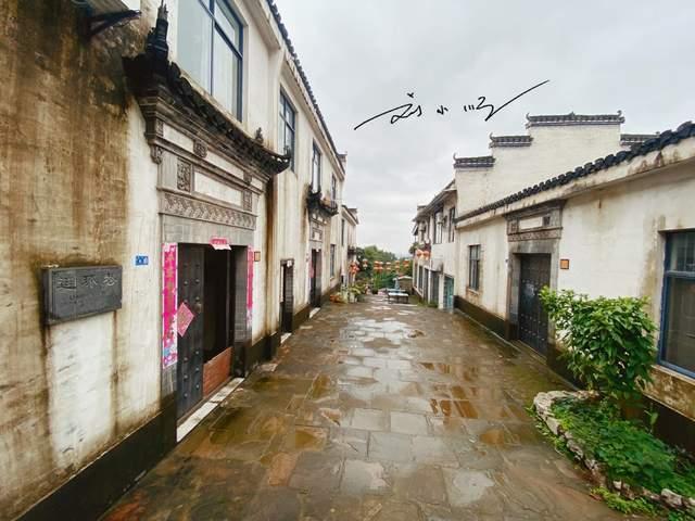 男子尾随母女三人上楼砸门，当事人被吓得尖叫，派出所：男子醉酒，正在处理